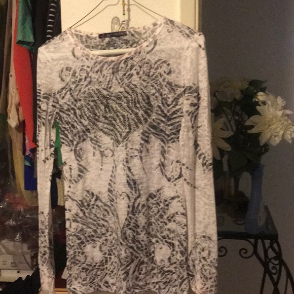 Tops - Long sleeve burn out sequin‎ heart top!